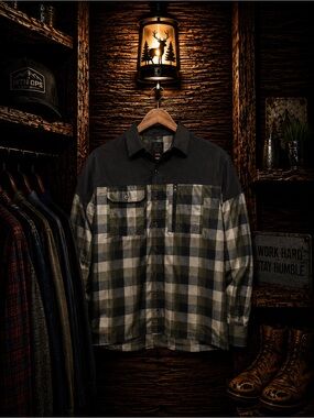 Wrangler ATG Button Up Flannel NWOT Mens X-Large Black and Olive